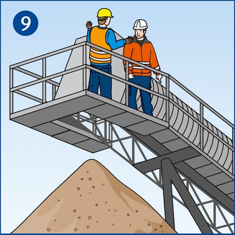 Die Illustration zeigt zwei Mitarbeiter auf dem Laufsteg am Kopf eines Förderbandes in der Höhe. Beide befinden sich im Gespräch, um etwas zu klären.  Link zur vergrößerten Darstellung des Bildes.