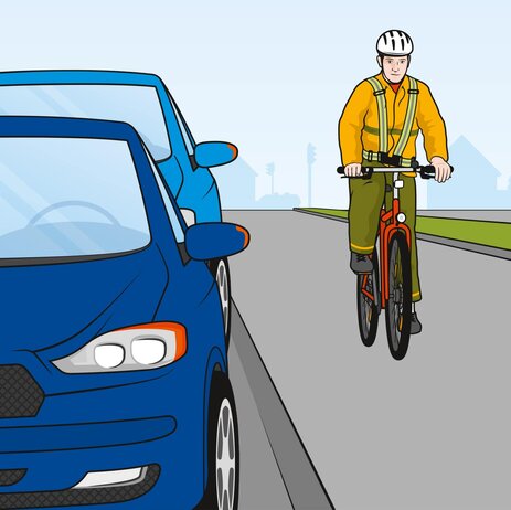 Die Illustration zeigt links eine Reihe parkender Autos und rechts auf der Straße einen durch Reflexbänder gut sichtbaren Radfahrer. Er fährt mit einem Sicherheitsabstand von mindestens anderthalb Metern sicher an den Autos vorbei. Link zur vergrößerten Darstellung des Bildes.